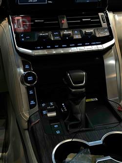 تۆیۆتا لاند کروزەر